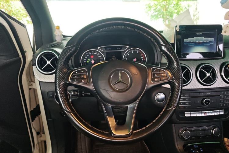 Used Mercedes-Benz B-Class 2015 B 200 Sport Edition Steering Wheel
