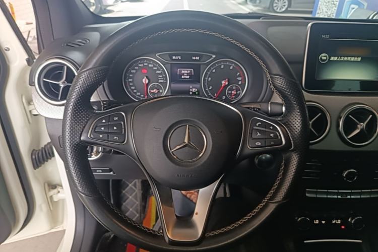 Used Mercedes-Benz B-Class 2015 B 200 Fashion Model Steering Wheel