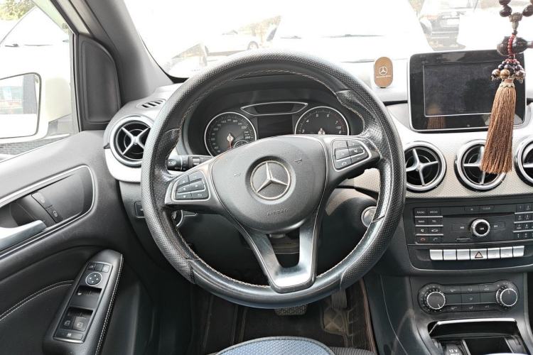 Used Mercedes-Benz B-Class 2015 B 200 Sport Edition Steering Wheel