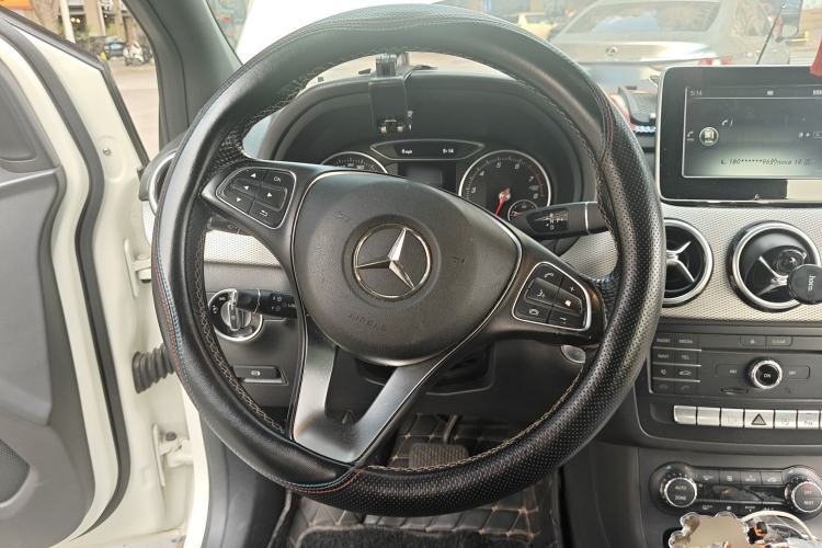 Used Mercedes-Benz B-Class 2015 B 200 Fashion Model Steering Wheel