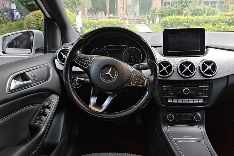 Used Mercedes-Benz B-Class 2015 B 200 Sport Edition Steering Wheel