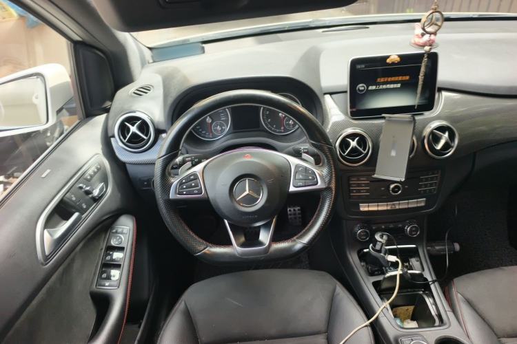 Used Mercedes-Benz B-Class 2015 B 260 Sport Edition Steering Wheel
