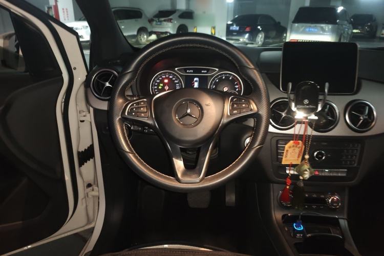 Used Mercedes-Benz B-Class 2015 B 200 Fashion Model Steering Wheel