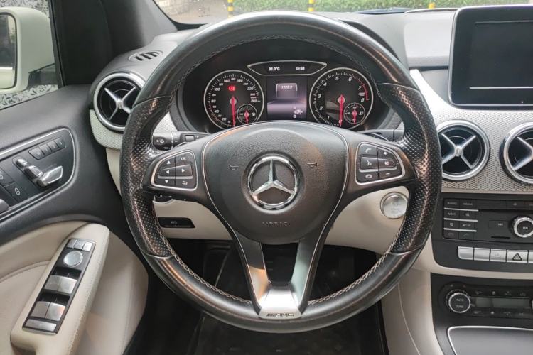 Used Mercedes-Benz B-Class 2015 B 200 Fashion Model Steering Wheel