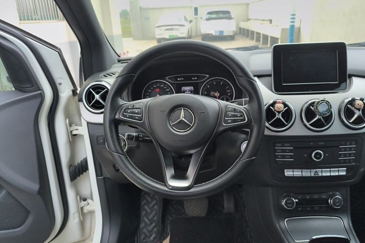 Used Mercedes-Benz B-Class 2015 B 200 Fashion Model Steering Wheel