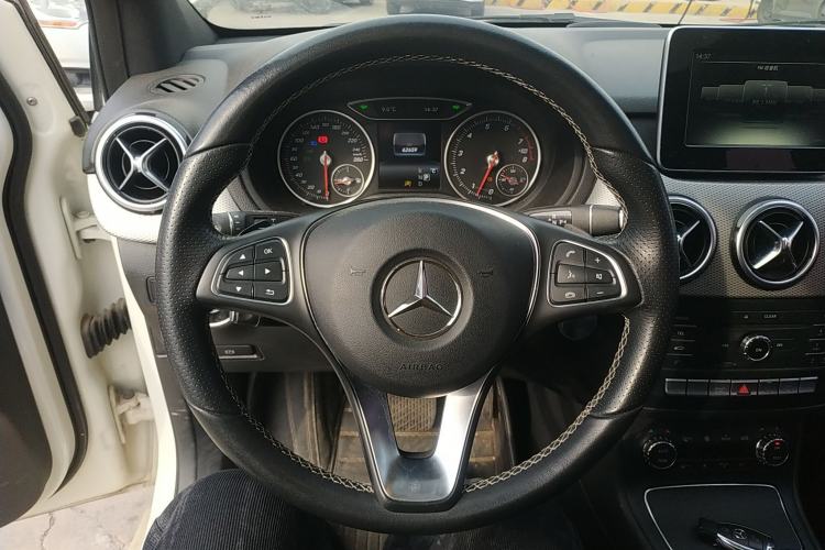 Used Mercedes-Benz B-Class 2015 B 200 Fashion Model Steering Wheel