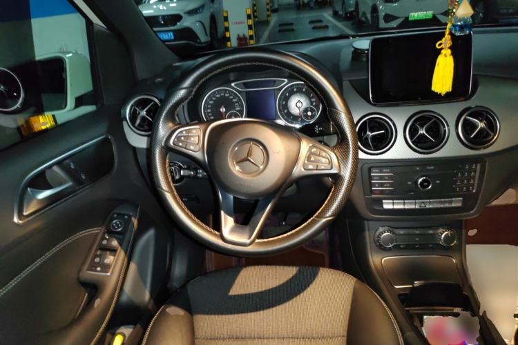 Used Mercedes-Benz B-Class 2015 B 200 Sport Edition Steering Wheel