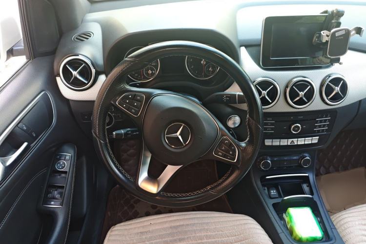 Used Mercedes-Benz B-Class 2015 B 200 Sport Edition Steering Wheel