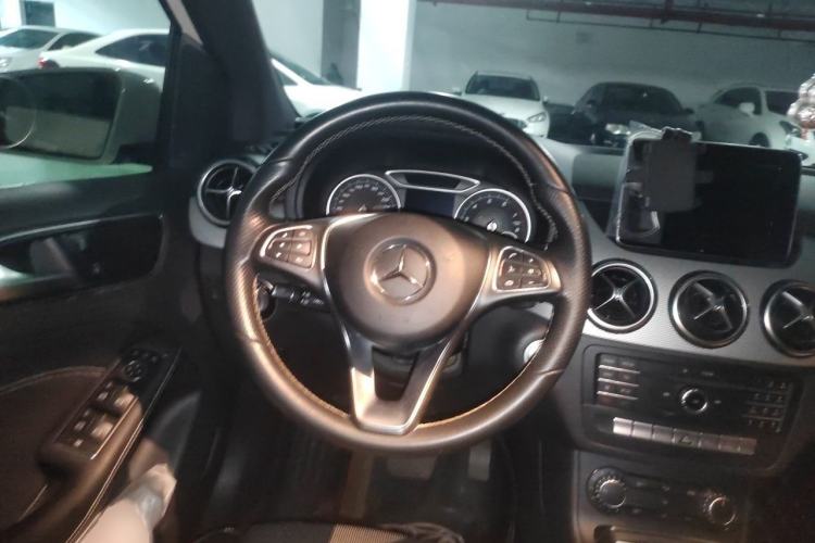Used Mercedes-Benz B-Class 2015 B 200 Sport Edition Steering Wheel