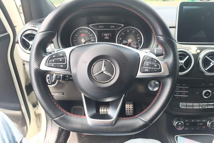 Used Mercedes-Benz B-Class 2015 B 260 Sport Edition Steering Wheel