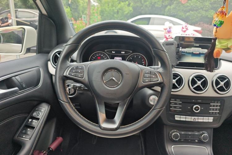 Used Mercedes-Benz B-Class 2015 B 200 Sport Edition Steering Wheel