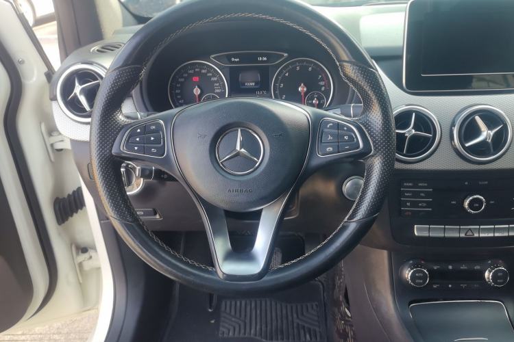 Used Mercedes-Benz B-Class 2015 B 200 Fashion Model Steering Wheel