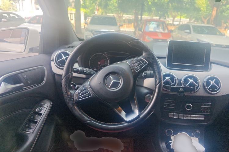 Used Mercedes-Benz B-Class 2015 B 200 Sport Edition Steering Wheel