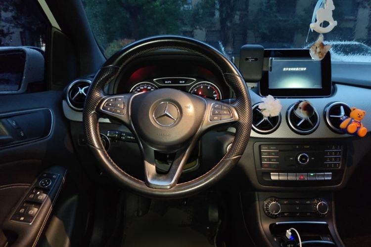 Used Mercedes-Benz B-Class 2015 B 200 Sport Edition Steering Wheel