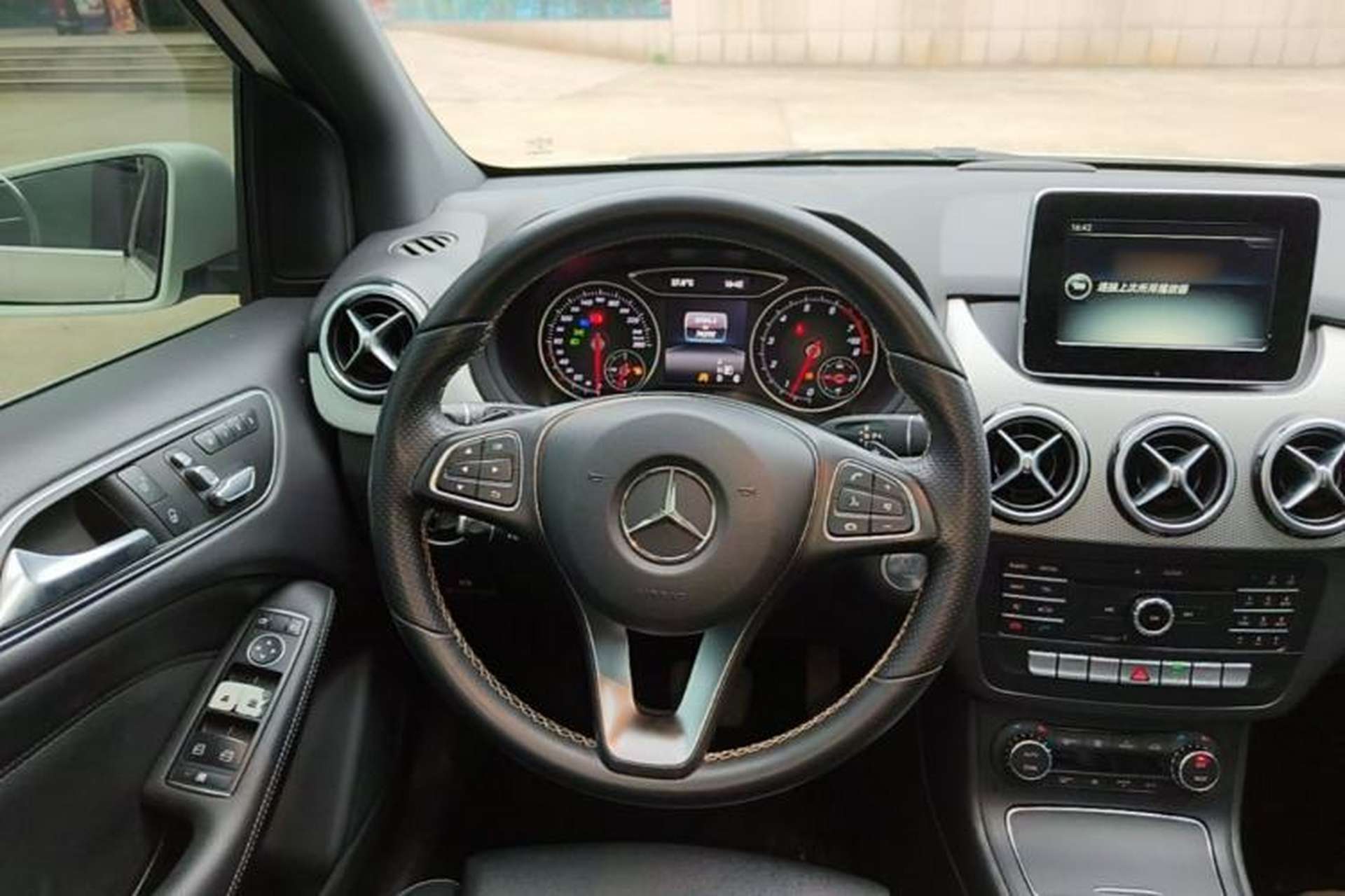 Used Mercedes-Benz B-Class 2015 B 200 Fashion Model Steering Wheel