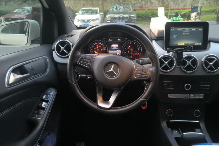Used Mercedes-Benz B-Class 2015 B 200 Sport Edition Steering Wheel
