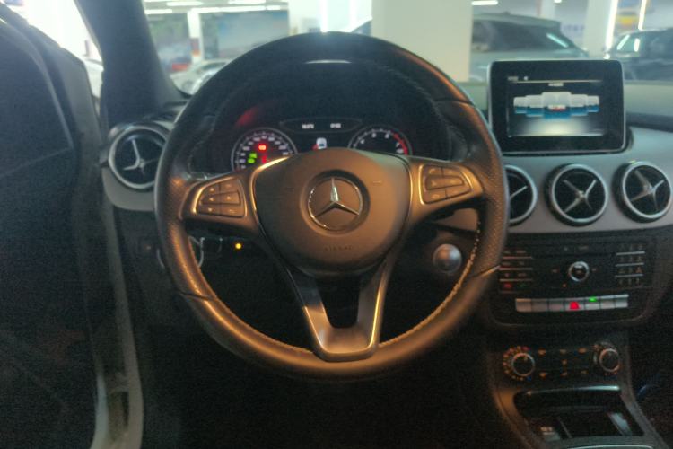 Used Mercedes-Benz B-Class 2015 B 200 Sport Edition Steering Wheel