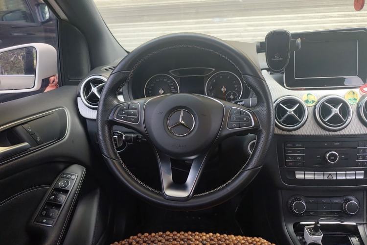 Used Mercedes-Benz B-Class 2015 B 200 Sport Edition Steering Wheel