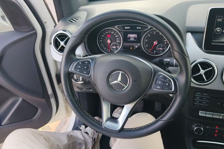 Used Mercedes-Benz B-Class 2015 B 200 Sport Edition Steering Wheel