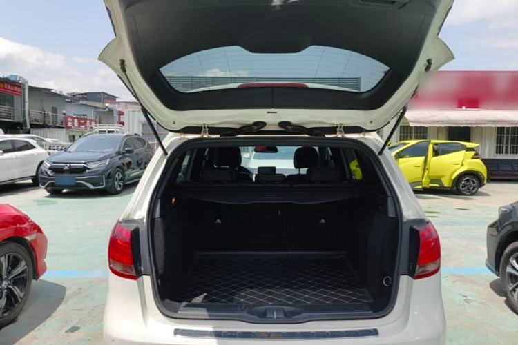 Used Mercedes-Benz B-Class 2015 B 200 Sport Edition Trunk