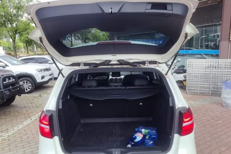 Used Mercedes-Benz B-Class 2015 B 200 Fashion Model Trunk