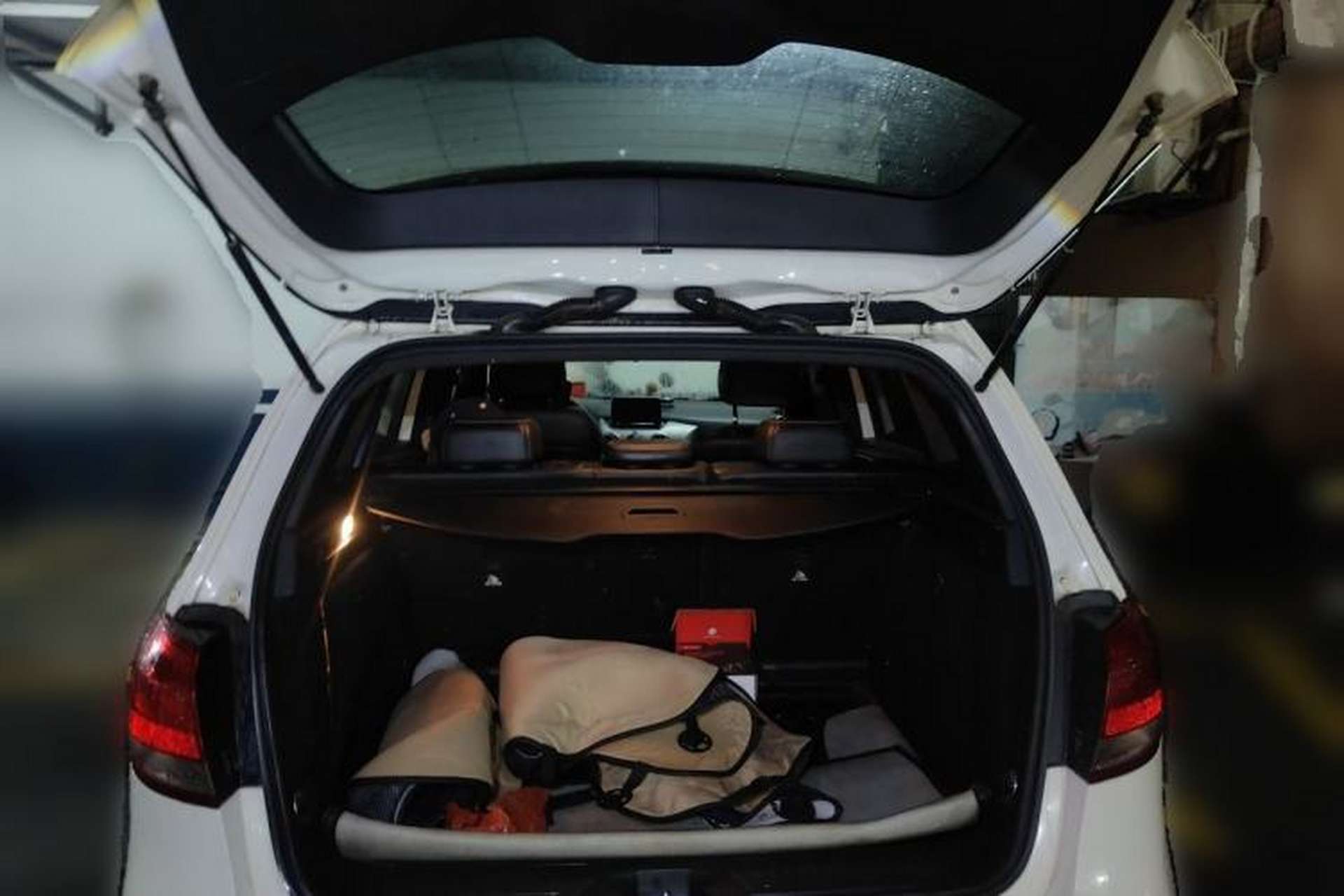 Used Mercedes-Benz B-Class 2015 B 200 Sport Edition Trunk