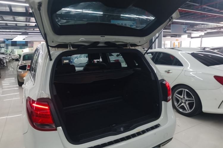 Used Mercedes-Benz B-Class 2015 B 200 Sport Edition Trunk