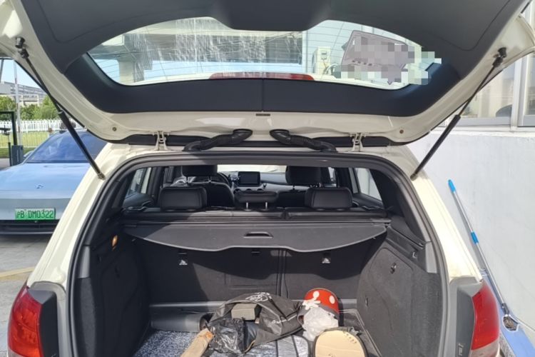 Used Mercedes-Benz B-Class 2015 B 200 Sport Edition Trunk