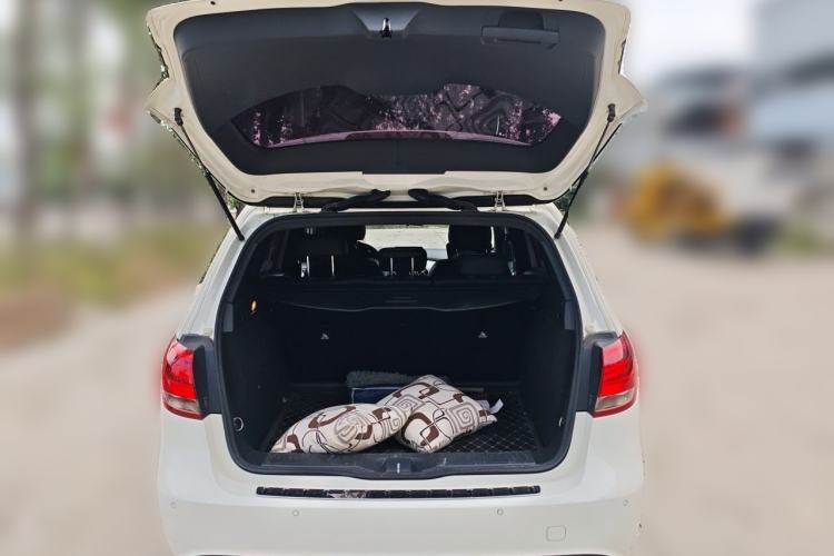 Used Mercedes-Benz B-Class 2015 B 200 Sport Edition Trunk
