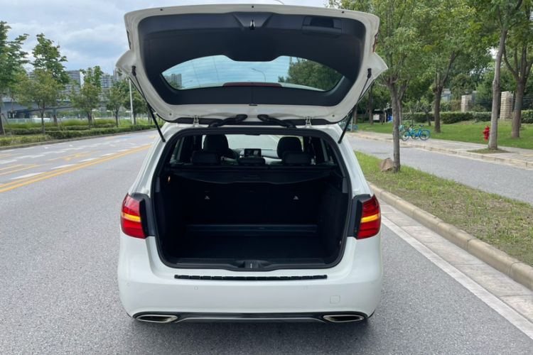 Used Mercedes-Benz B-Class 2015 B 200 Fashion Model Trunk