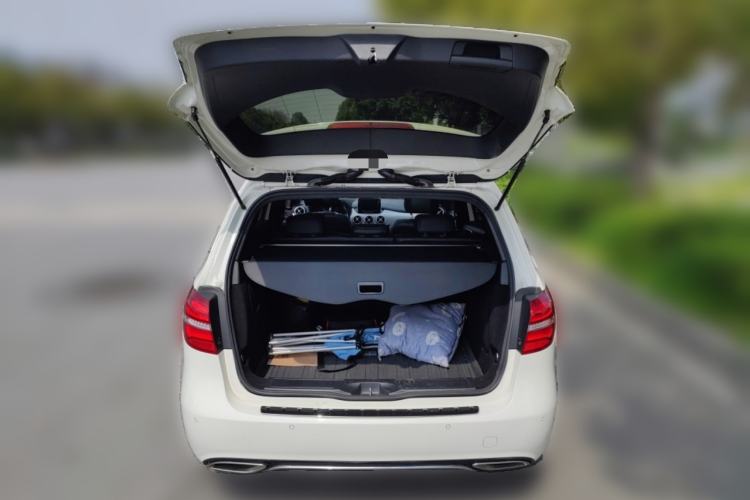 Used Mercedes-Benz B-Class 2015 B 200 Fashion Model Trunk