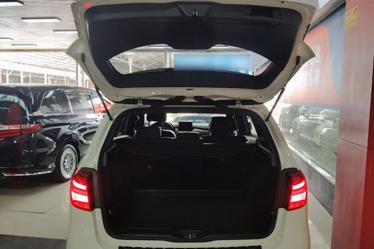 Used Mercedes-Benz B-Class 2015 B 200 Fashion Model Trunk