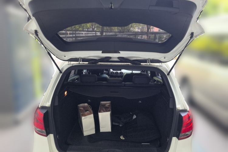 Used Mercedes-Benz B-Class 2015 B 200 Sport Edition Trunk