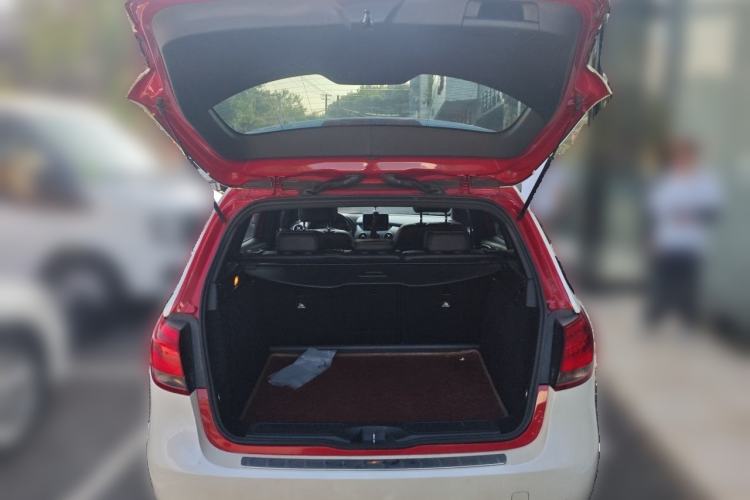 Used Mercedes-Benz B-Class 2015 B 200 Sport Edition Trunk