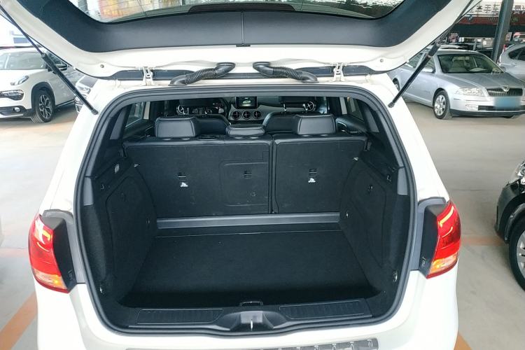 Used Mercedes-Benz B-Class 2015 B 200 Sport Edition Trunk
