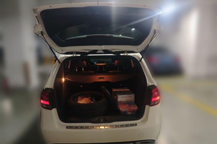 Used Mercedes-Benz B-Class 2015 B 200 Sport Edition Trunk