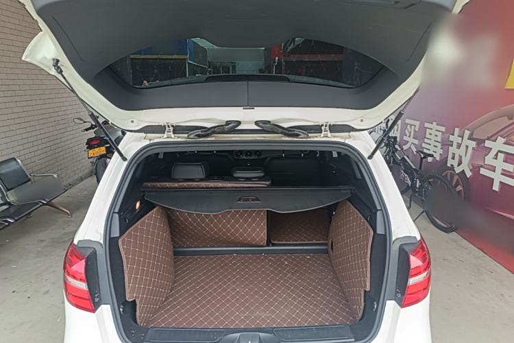 Used Mercedes-Benz B-Class 2015 B 200 Fashion Model Trunk