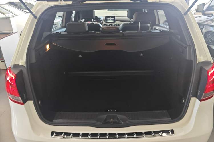 Used Mercedes-Benz B-Class 2015 B 200 Sport Edition Trunk