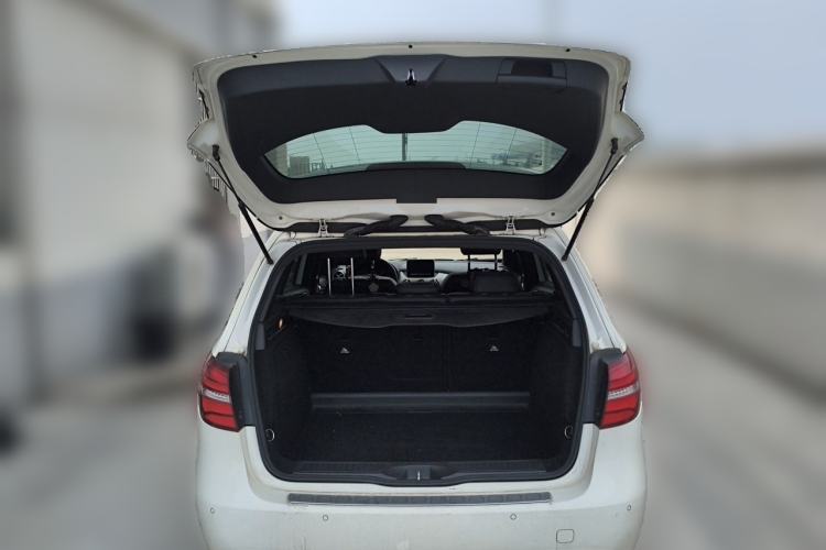 Used Mercedes-Benz B-Class 2015 B 200 Fashion Model Trunk