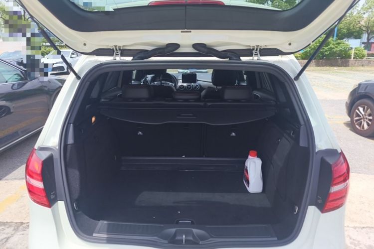 Used Mercedes-Benz B-Class 2015 B 260 Sport Edition Trunk