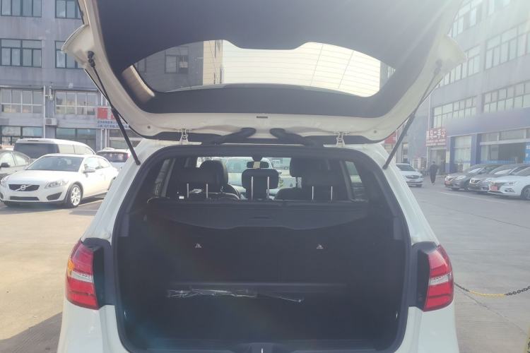 Used Mercedes-Benz B-Class 2015 B 200 Fashion Model Trunk