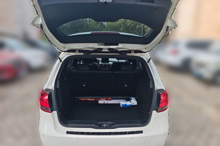Used Mercedes-Benz B-Class 2015 B 200 Sport Edition Trunk