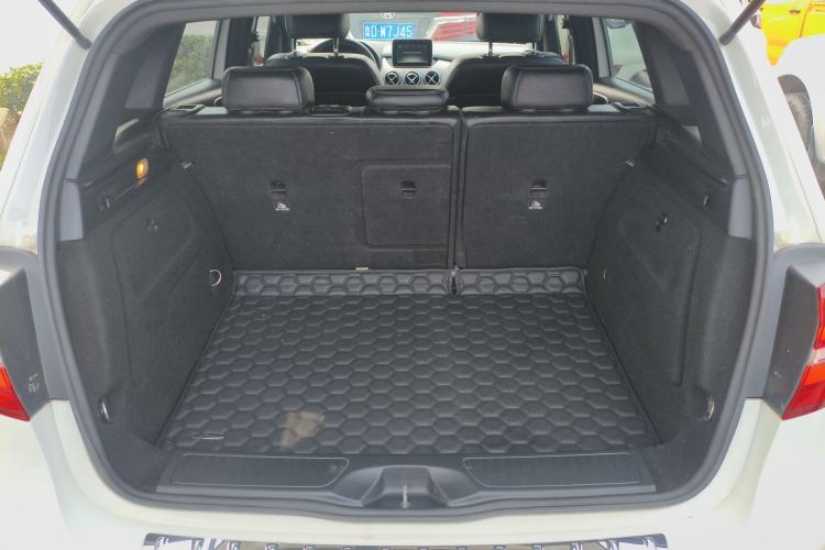 Used Mercedes-Benz B-Class 2015 B 200 Fashion Model Trunk