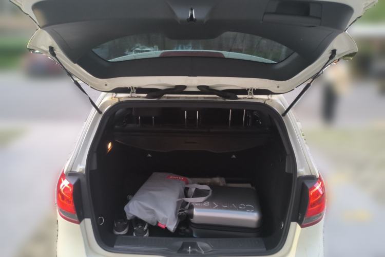 Used Mercedes-Benz B-Class 2015 B 200 Sport Edition Trunk