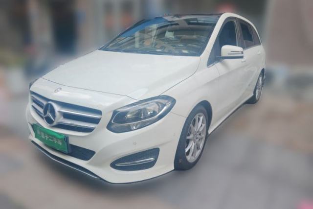 Ojetý Mercedes-Benz B-Class 2015 B 200 Sport Edition