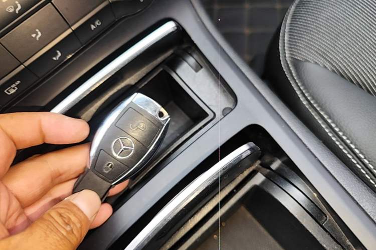 Used Mercedes-Benz B-Class 2015 B 200 Sport Edition Vehicle Key