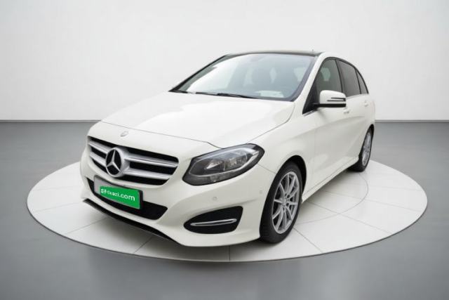 Ojetý Mercedes-Benz B-Class 2015 B 200 Sport Edition