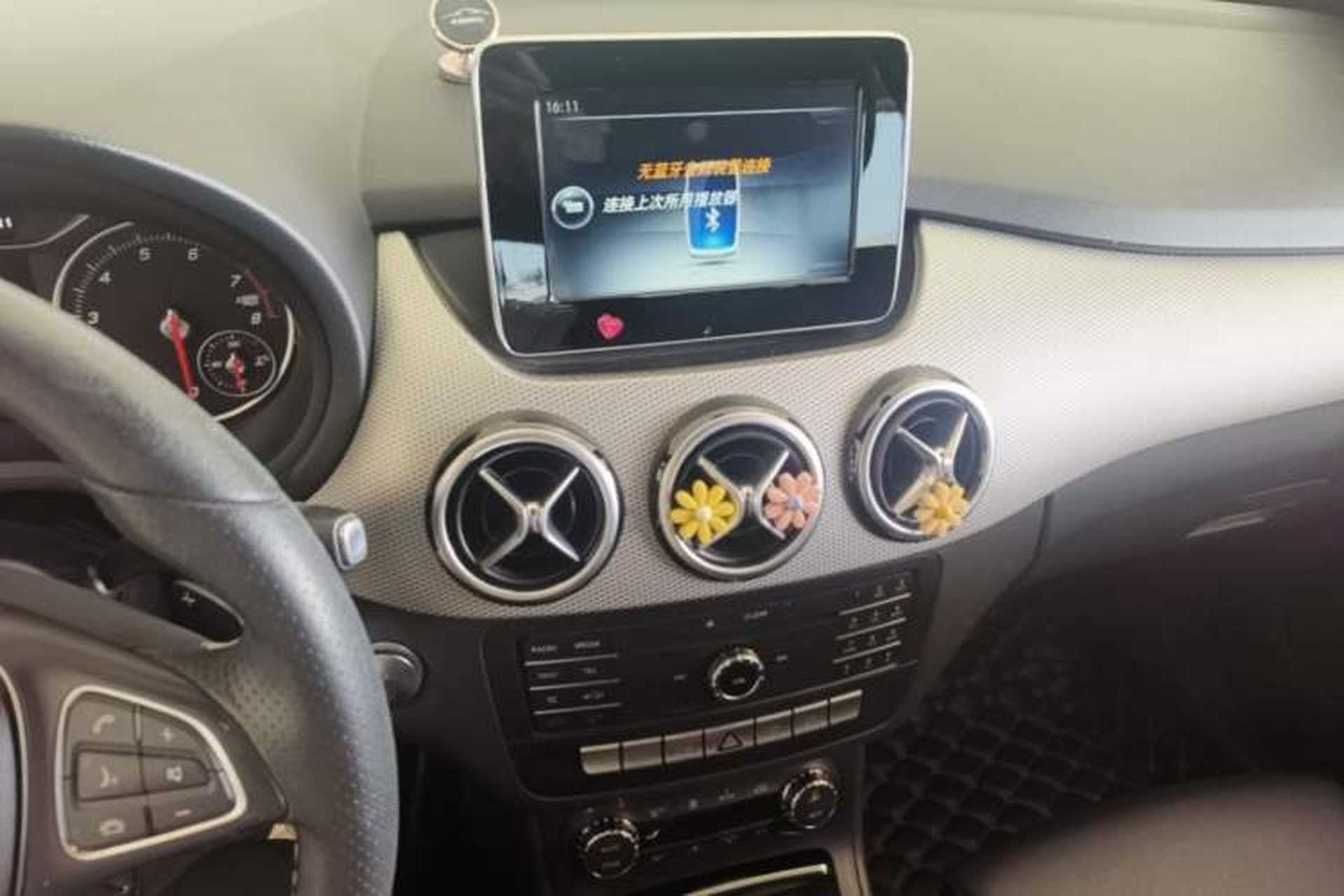 Used Mercedes-Benz B-Class 2016 B 200 Exclusive Edition Audio And AC Panel