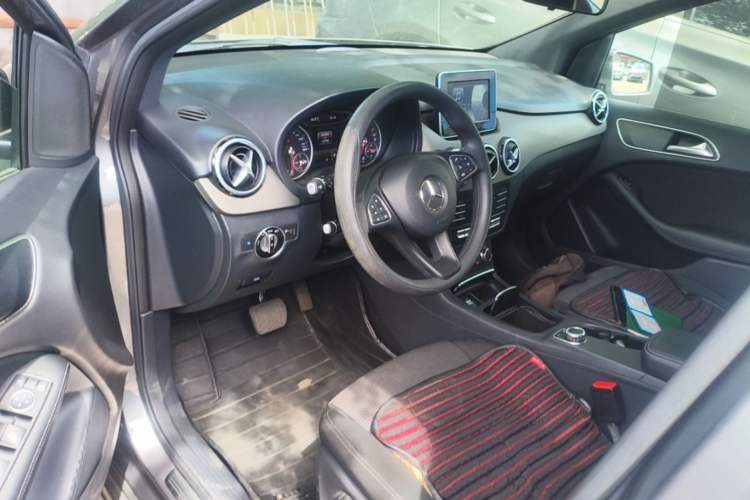 Used Mercedes-Benz B-Class 2016 B 180 Driver Seat