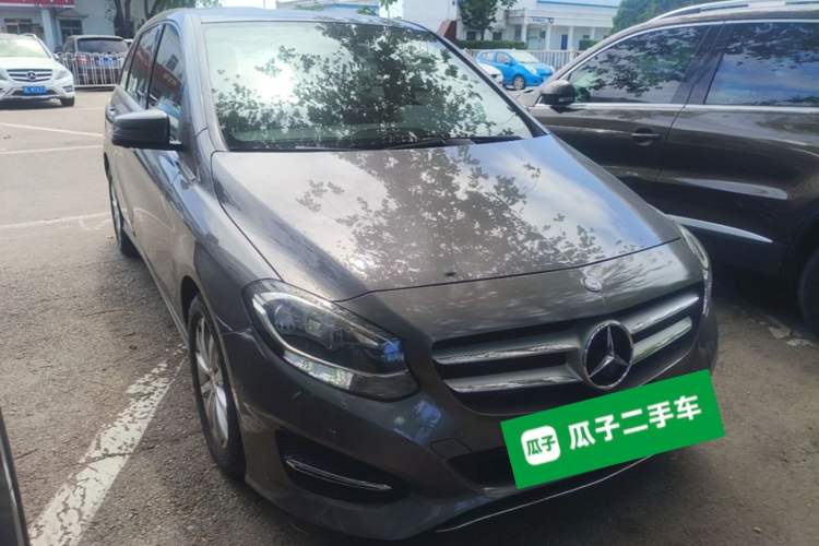 Used Mercedes-Benz B-Class 2016 B 180 Front Right 45 Deg